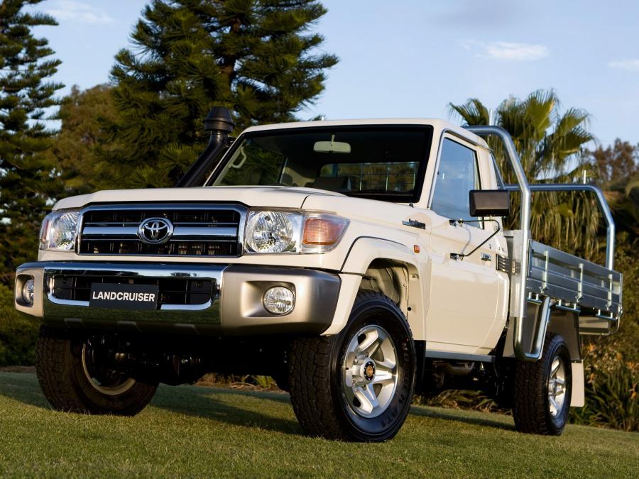  Toyota Land Cruiser 70 Cab Chassis GXL 2007 года  (фото 4 из 13)